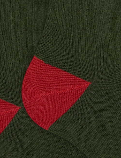 Men's long plain green cotton and cashmere socks with contrasting details - New In | Gallo 1927 - Official Online Shop