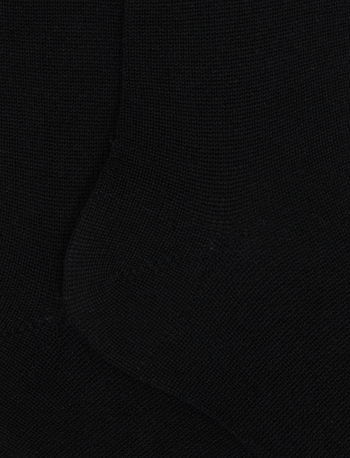 Women's long plain black socks in wool, silk and cashmere - The Classics | Gallo 1927 - Official Online Shop