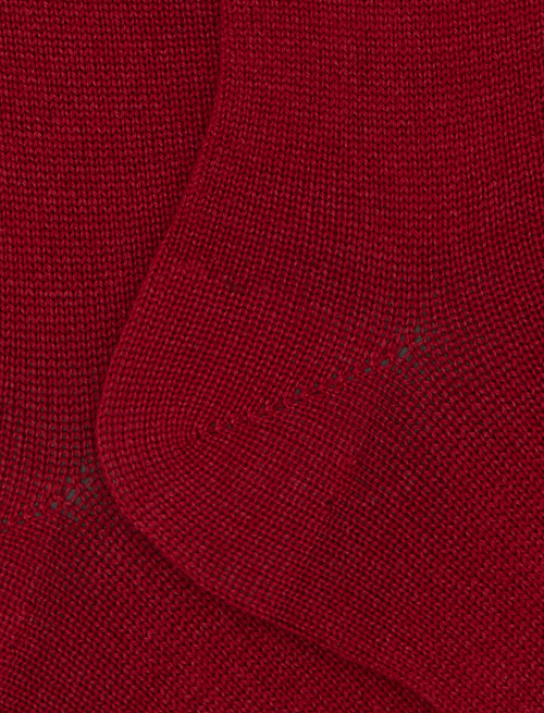 Women's long plain red socks in wool, silk and cashmere - Socks | Gallo 1927 - Official Online Shop