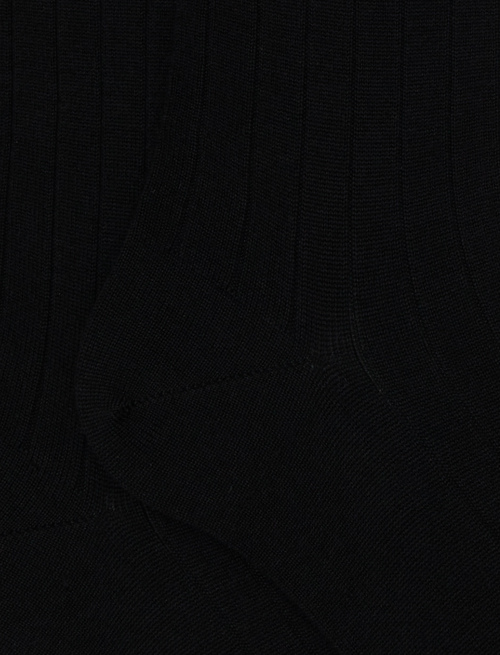 Men's long ribbed plain black socks in wool, silk and cashmere - Man | Gallo 1927 - Official Online Shop