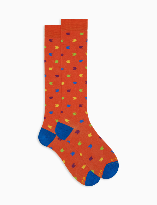 Men's long orange cotton socks with colourful small rooster motif - Man | Gallo 1927 - Official Online Shop