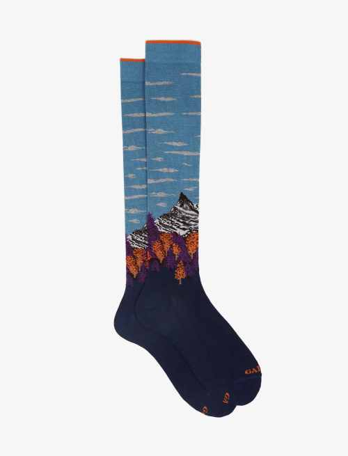 Men's long royal blue cotton socks with mountain landscape motif - The FW Edition | Gallo 1927 - Official Online Shop