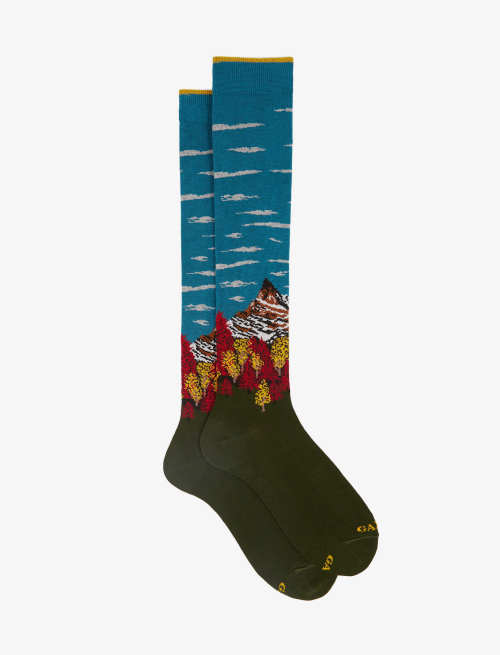 Men's long moss green cotton socks with mountain landscape motif - Man | Gallo 1927 - Official Online Shop