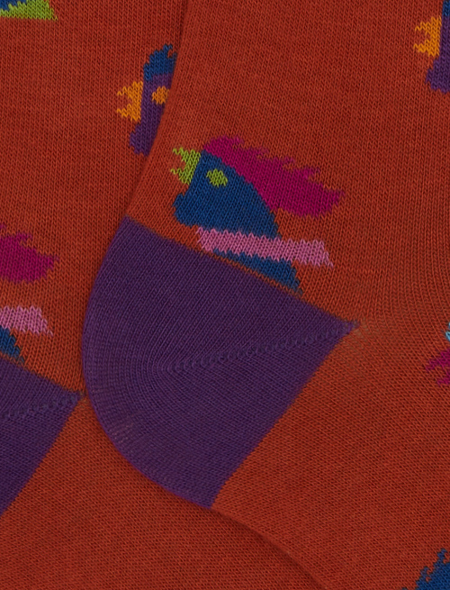 Men’s long orange cotton socks with multicoloured hen motif - Black Friday | Gallo 1927 - Official Online Shop