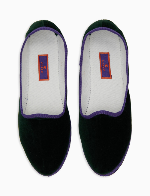Women's plain green velvet shoes with contrasting details - Gift ideas | Gallo 1927 - Official Online Shop