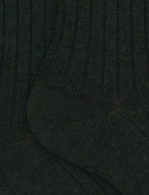 Women's short plain ribbed socks in green wool - Short | Gallo 1927 - Official Online Shop