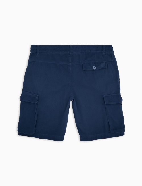 Unisex plain blue garment-dyed cotton cargo shorts | Gallo 1927 - Official Online Shop