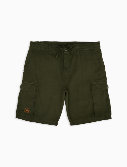 Unisex plain green garment-dyed cotton cargo shorts - Clothing | Gallo 1927 - Official Online Shop