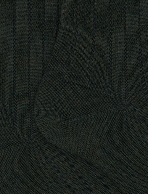 Men's short plain ribbed socks in green wool - The Classics | Gallo 1927 - Official Online Shop