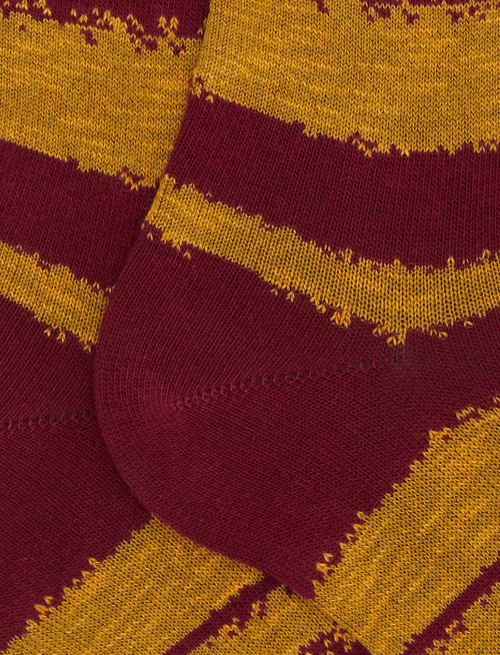 Men's long socks in burgundy cotton with gradient stripe - New In | Gallo 1927 - Official Online Shop