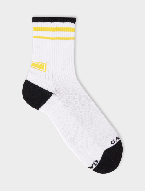 Unisex short sock in plain white cotton terry cloth with letter L. Individually sold. | Gallo 1927 - Official Online Shop