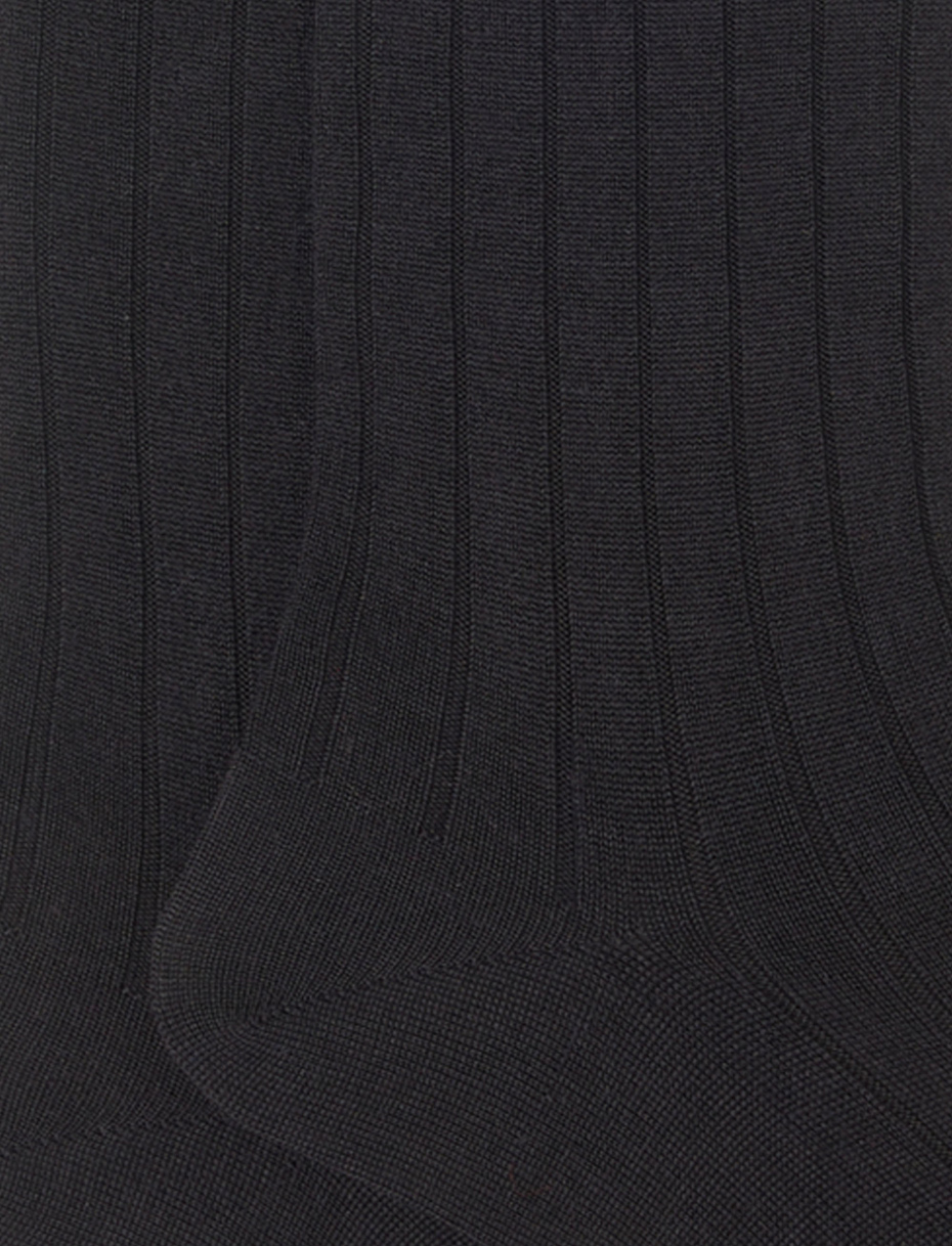 Men's long ribbed plain black socks in wool, silk and cashmere - Gallo 1927 - Official Online Shop
