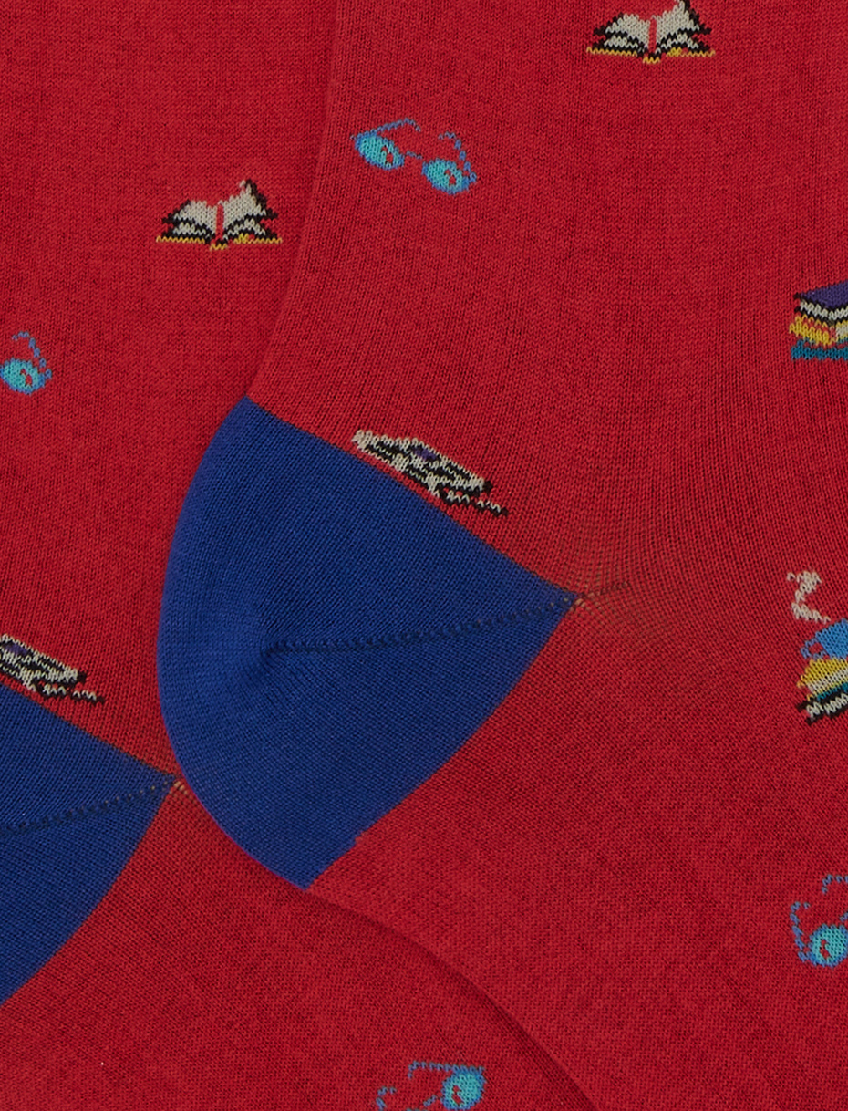Men’s long red cotton socks with book motif - Gallo 1927 - Official Online Shop