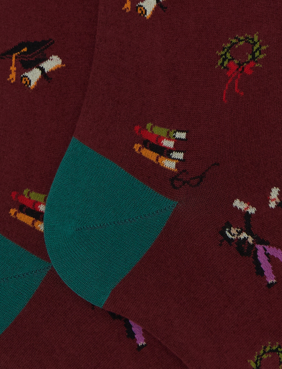 Men’s long burgundy cotton socks with degree motif - Gallo 1927 - Official Online Shop