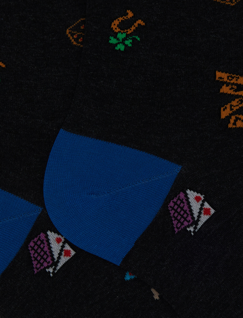 Calze corte uomo cotone grigio fantasia carte e dadi - Gallo 1927 - Official Online Shop